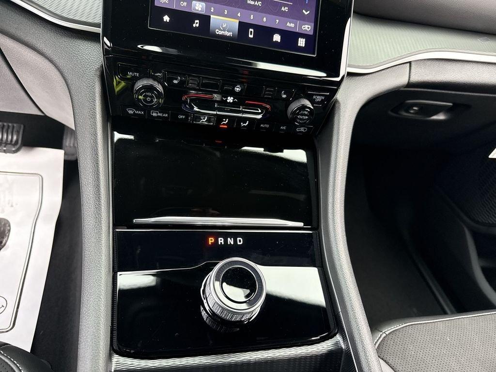 Jeep Grand Cherokee Altitude 4X4 - Thumbnail 20