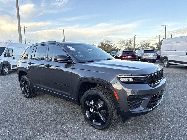 Jeep Grand Cherokee Altitude X 4X4 - View 1