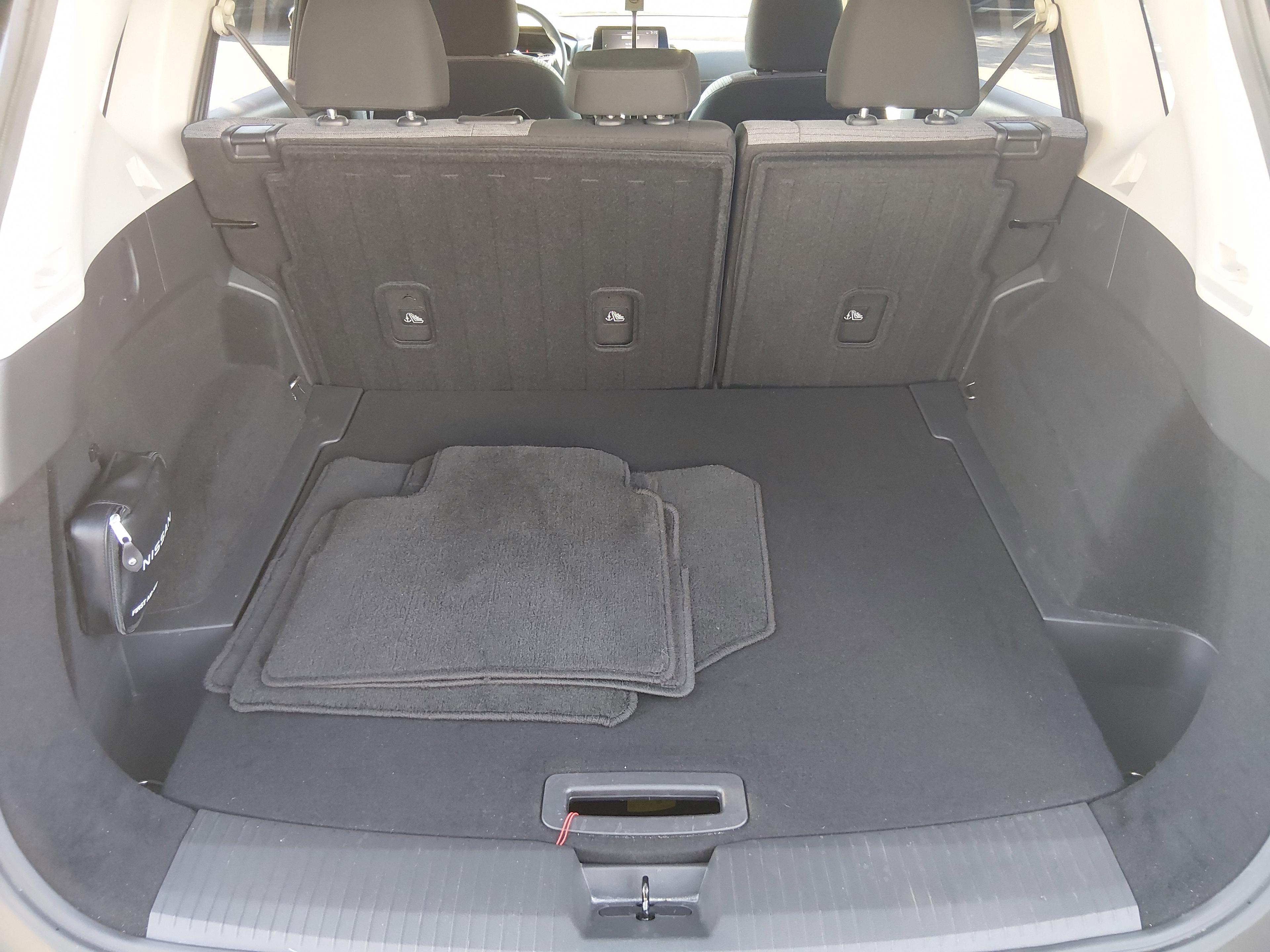 Nissan Rogue - Thumbnail 11