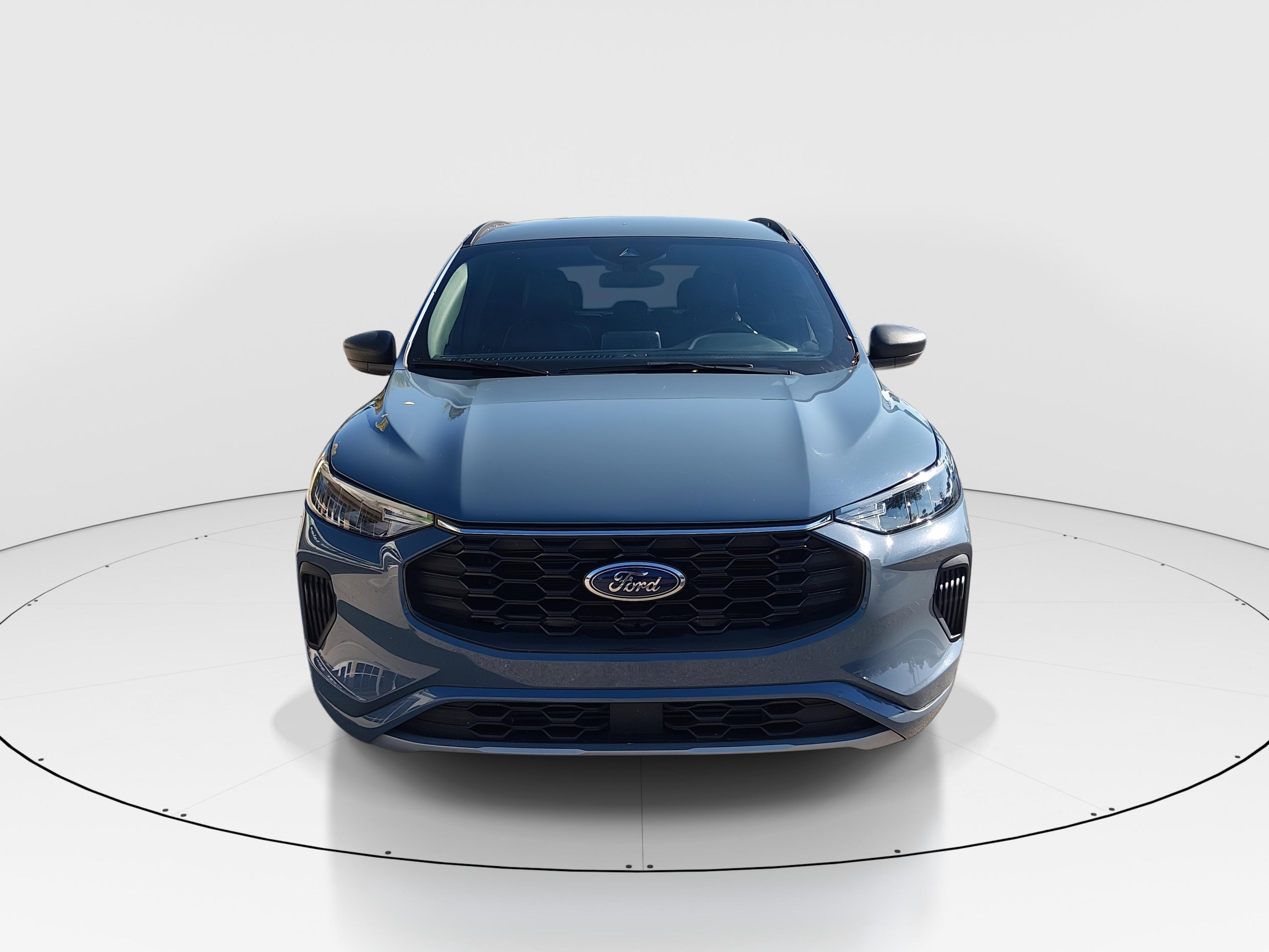 Ford Escape St-Line Fwd - Thumbnail 2