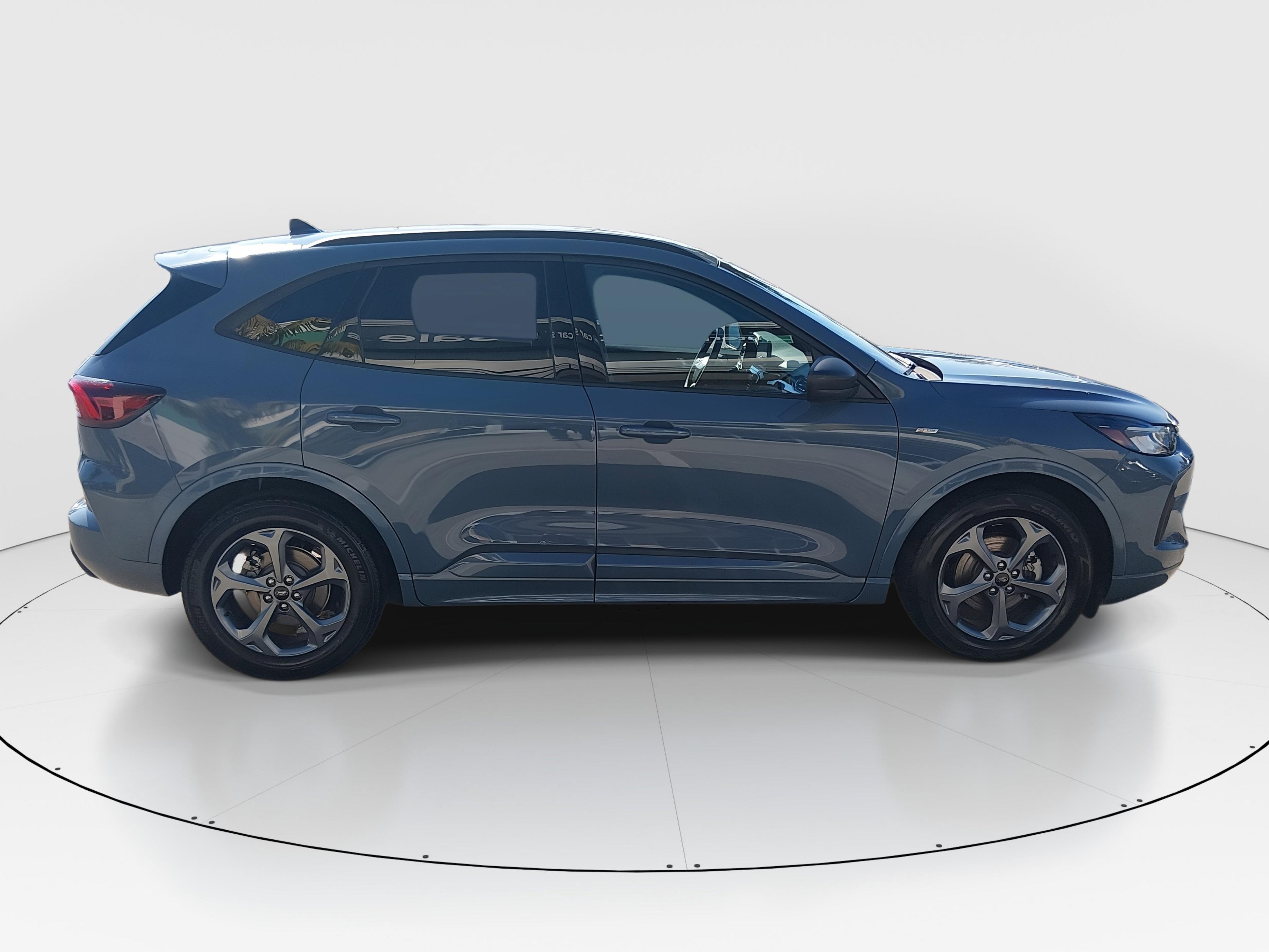 Ford Escape St-Line Fwd - Thumbnail 8