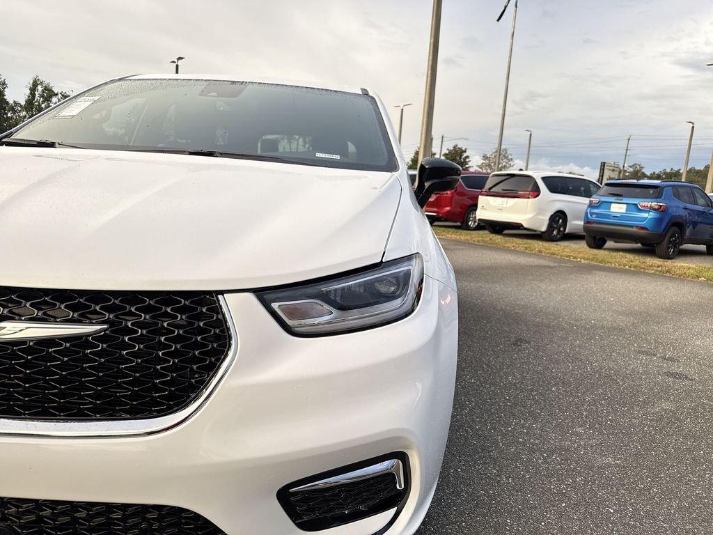 Chrysler Pacifica Select - Thumbnail 10