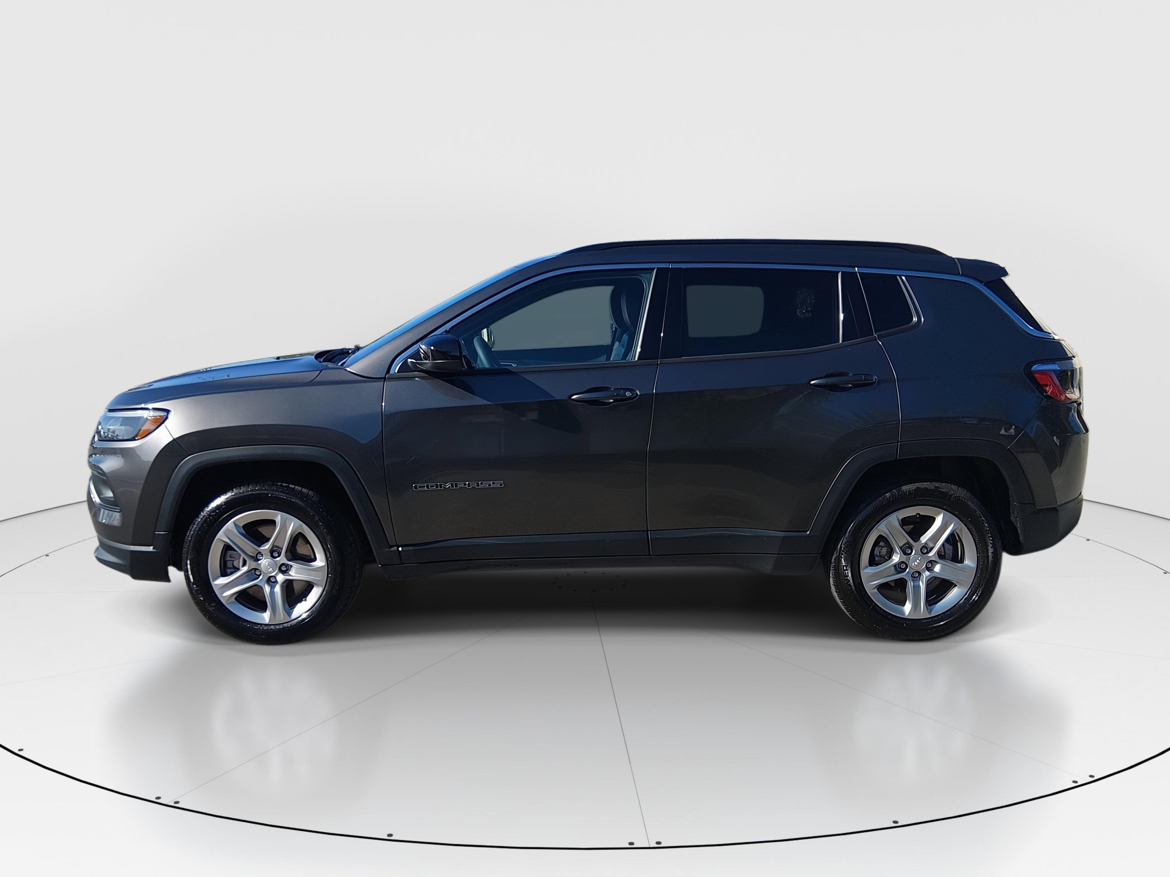 Jeep Compass Latitude 4X4 - Thumbnail 4