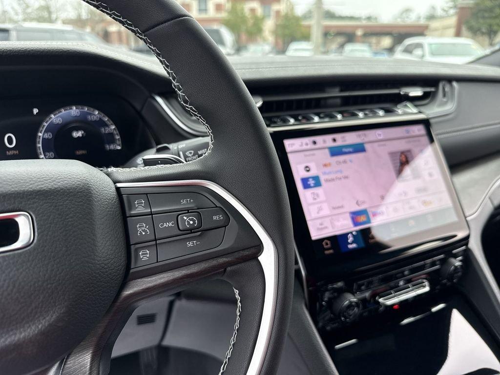 Jeep Grand Cherokee Limited 4X4 - Thumbnail 16