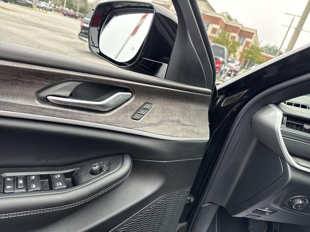 Jeep Grand Cherokee Limited 4X4 - Thumbnail 13