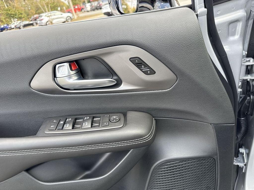 Chrysler Pacifica Select - Thumbnail 13