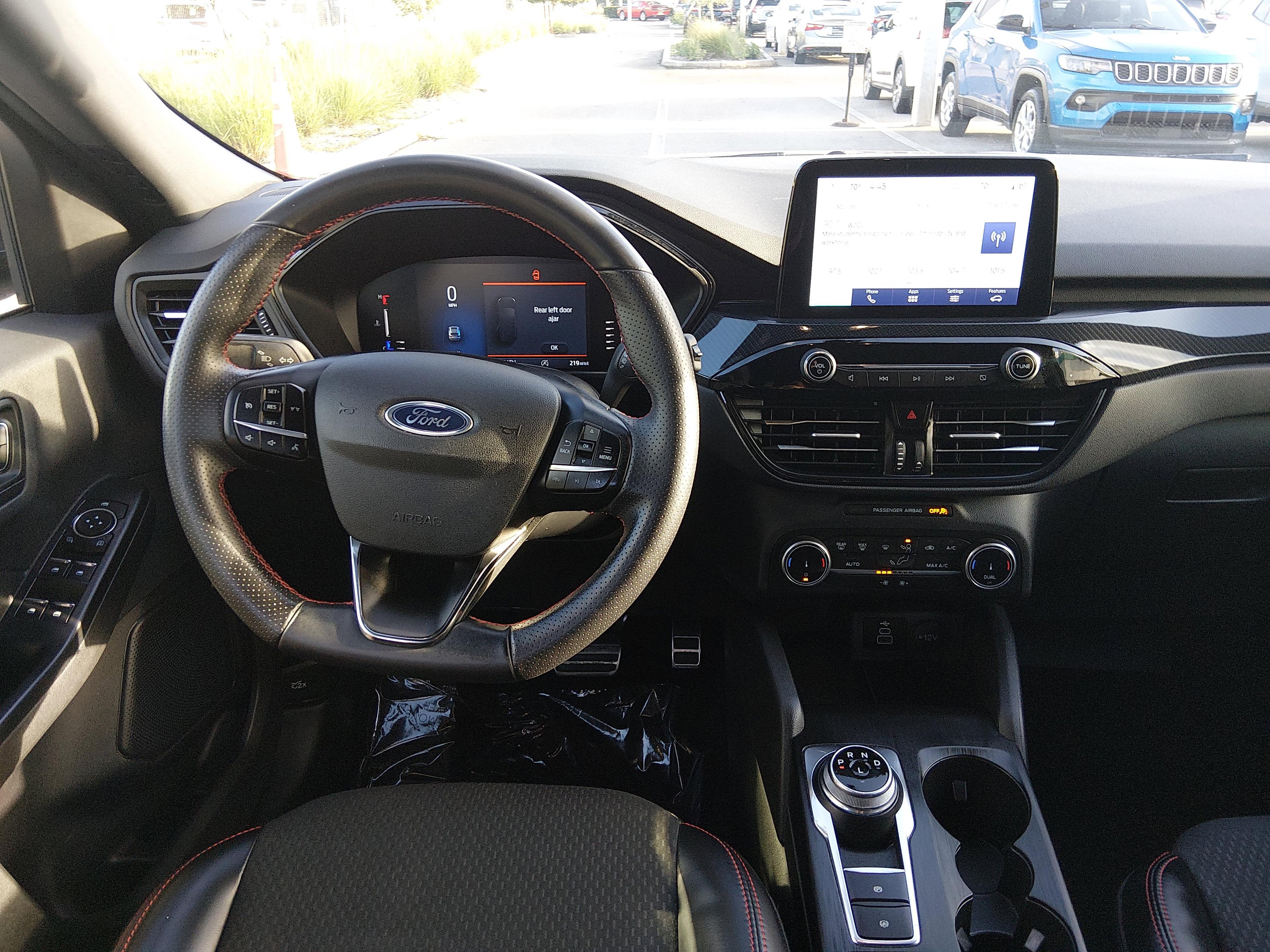 Ford Escape St-Line Fwd - Thumbnail 12