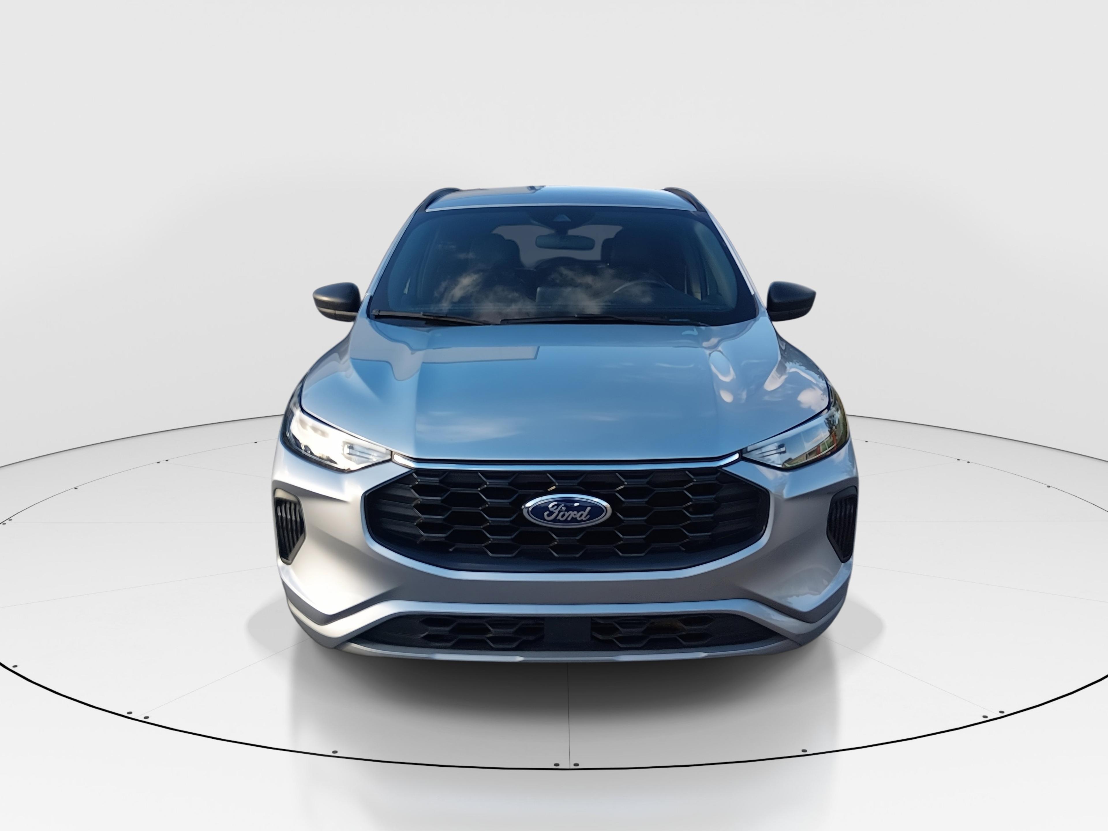 Ford Escape St-Line Fwd - Thumbnail 2