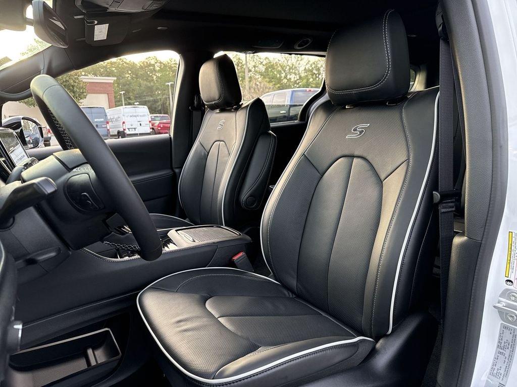 Chrysler Pacifica Limited - Thumbnail 11