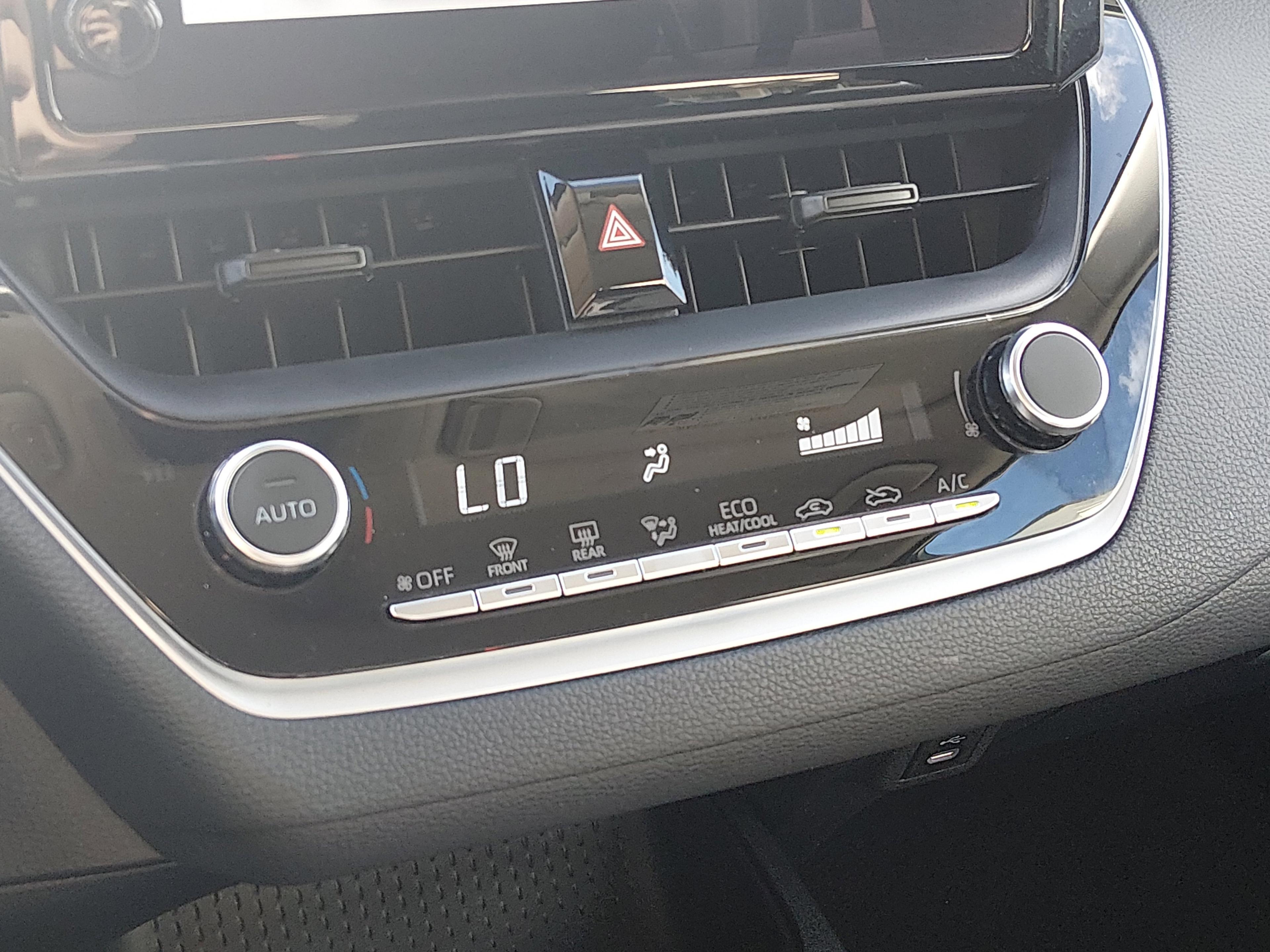 Toyota Corolla Le Cvt - Thumbnail 18