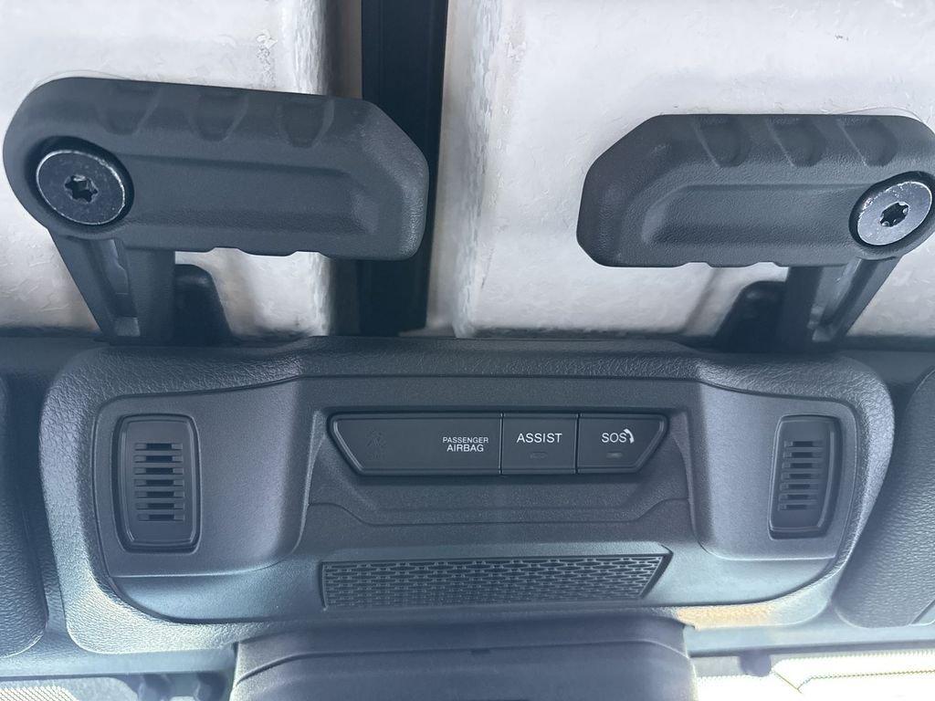 Jeep Wrangler 4-Door Sport S - Thumbnail 18