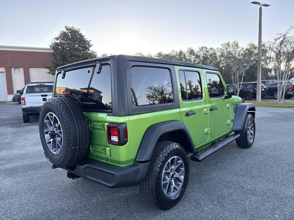 Jeep Wrangler 4-Door Sport S - Thumbnail 4