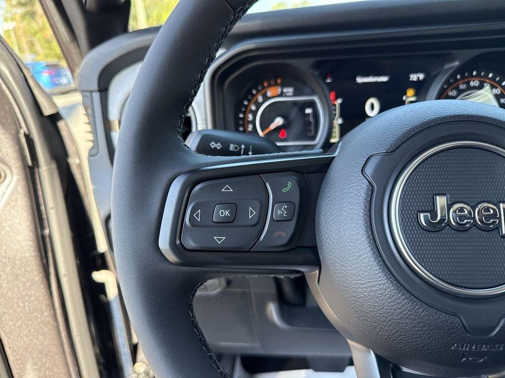 Jeep Wrangler 4-Door Sport S - Thumbnail 16