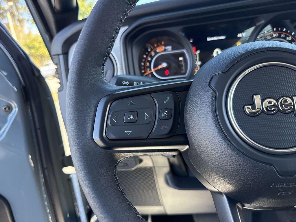 Jeep Wrangler 4-Door Sport S - Thumbnail 16