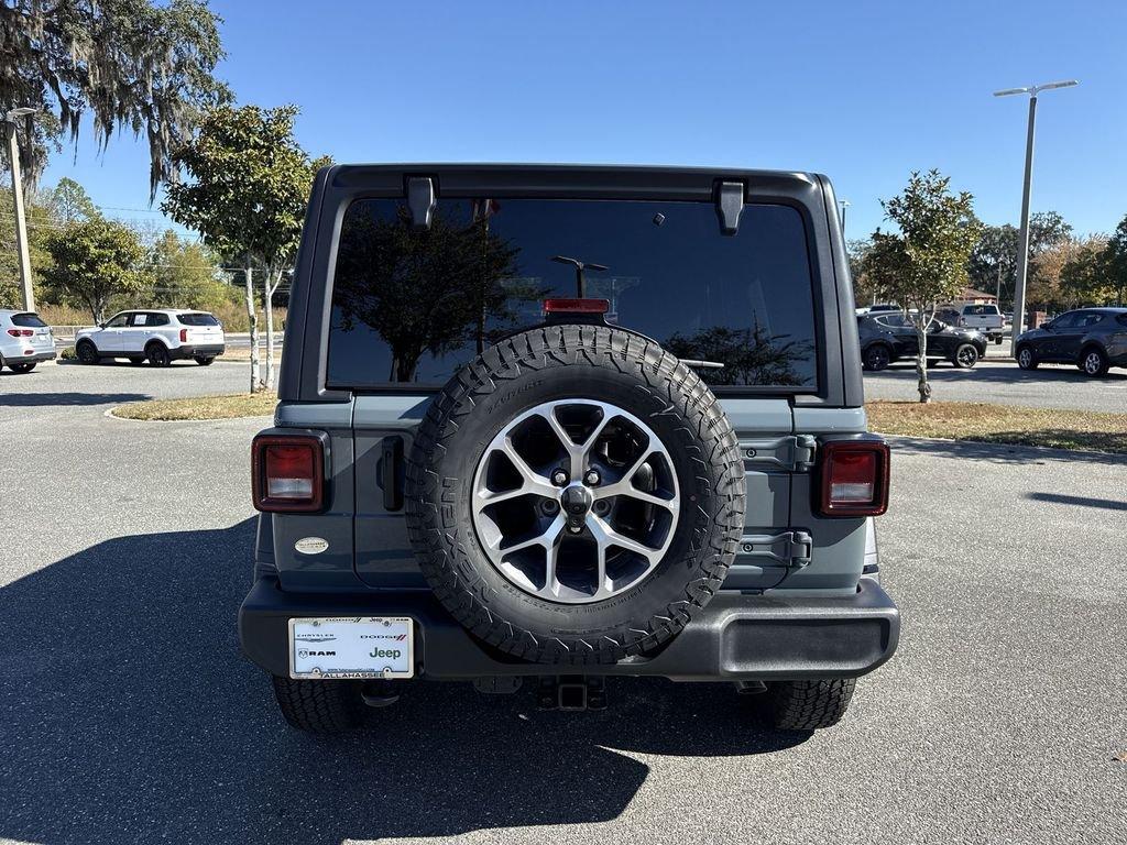 Jeep Wrangler 4-Door Sport S - Thumbnail 5