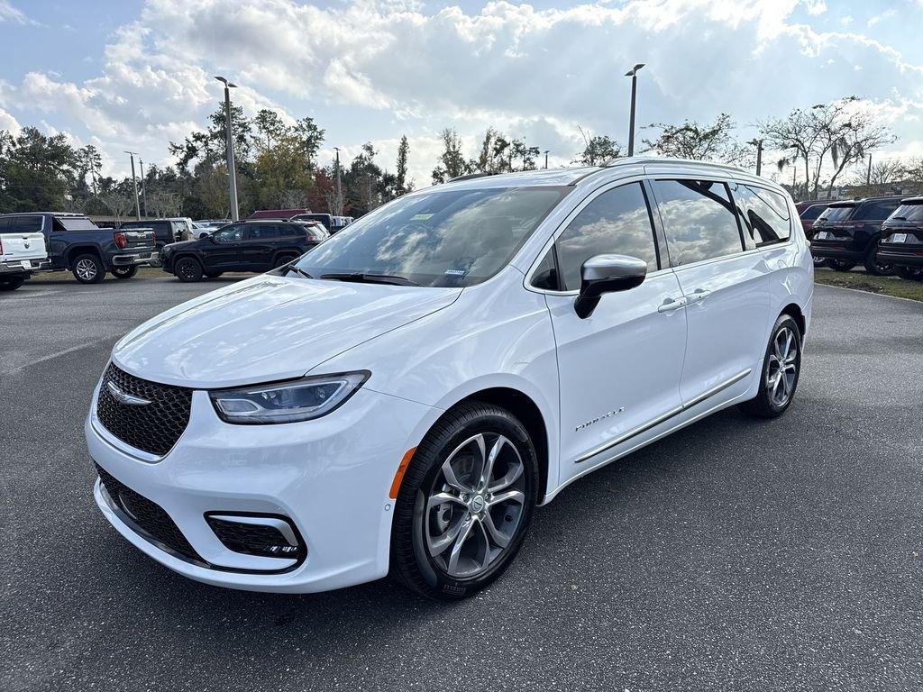 Chrysler Pacifica Pinnacle - Thumbnail 8