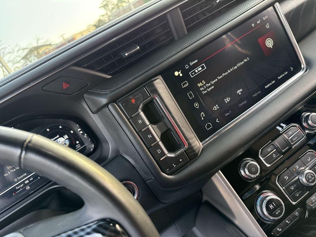 GMC Yukon Denali - Thumbnail 18