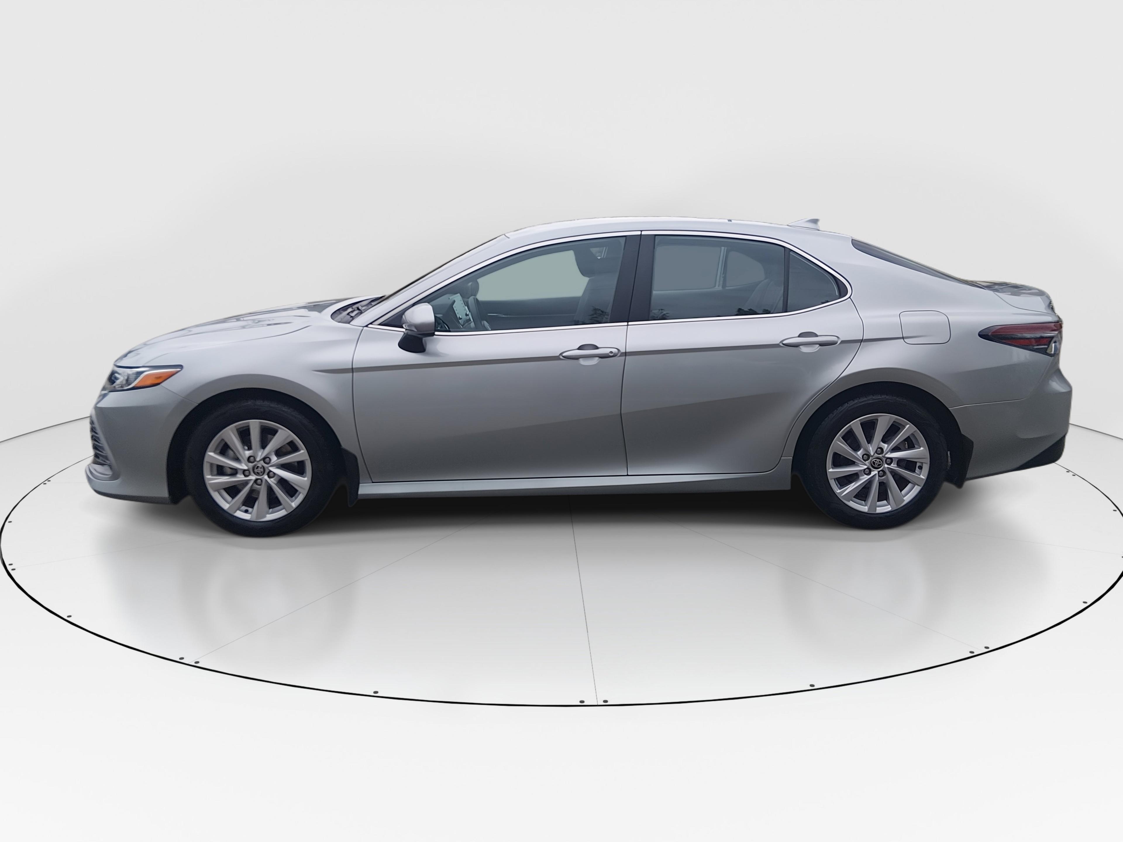 Toyota Camry Le Auto - Thumbnail 4