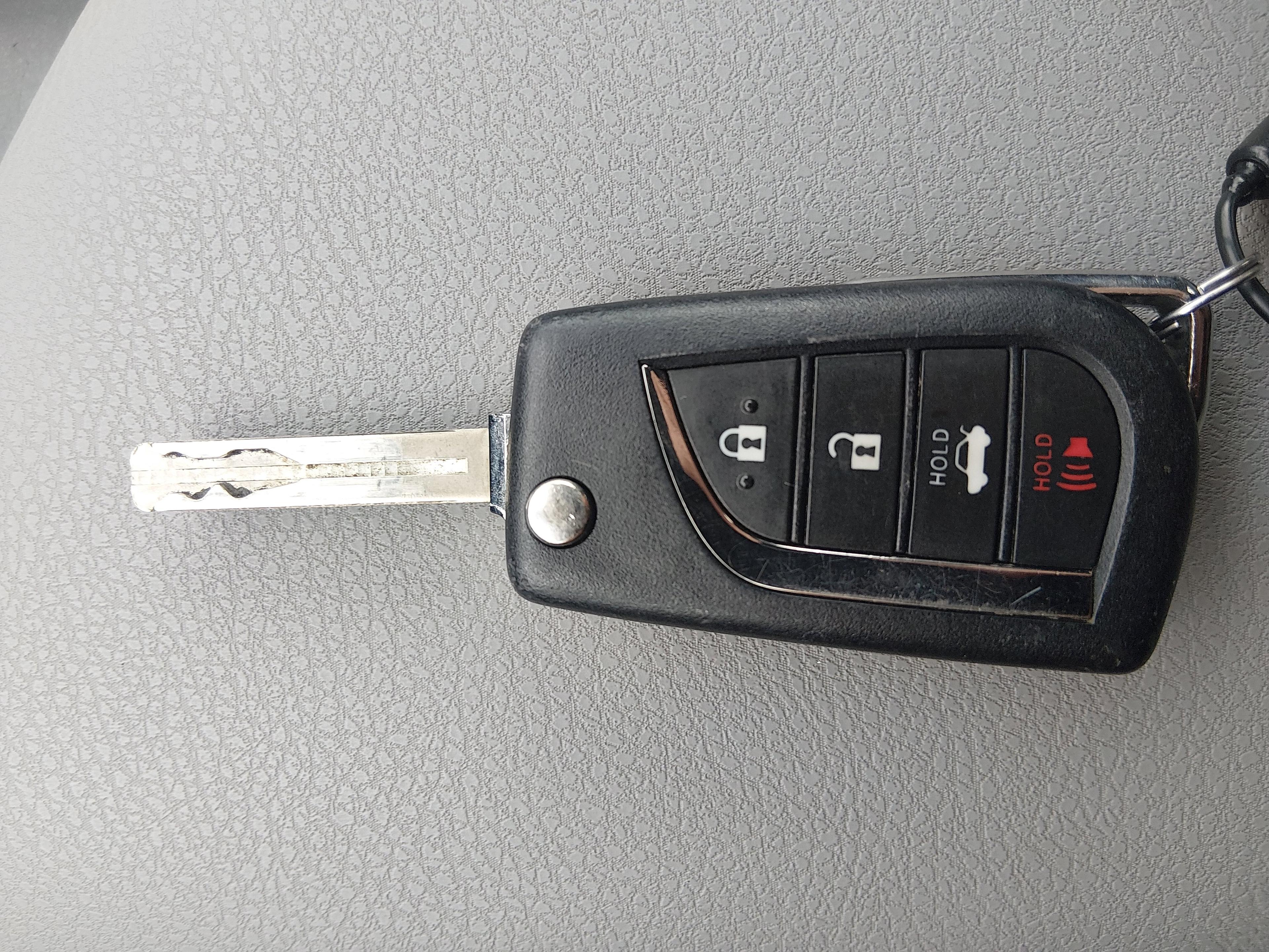 Toyota Camry Le Auto - Thumbnail 15