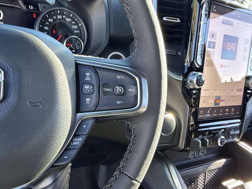 Ram 1500 Big Horn Crew Cab 4X4 5'7' Box - Thumbnail 16