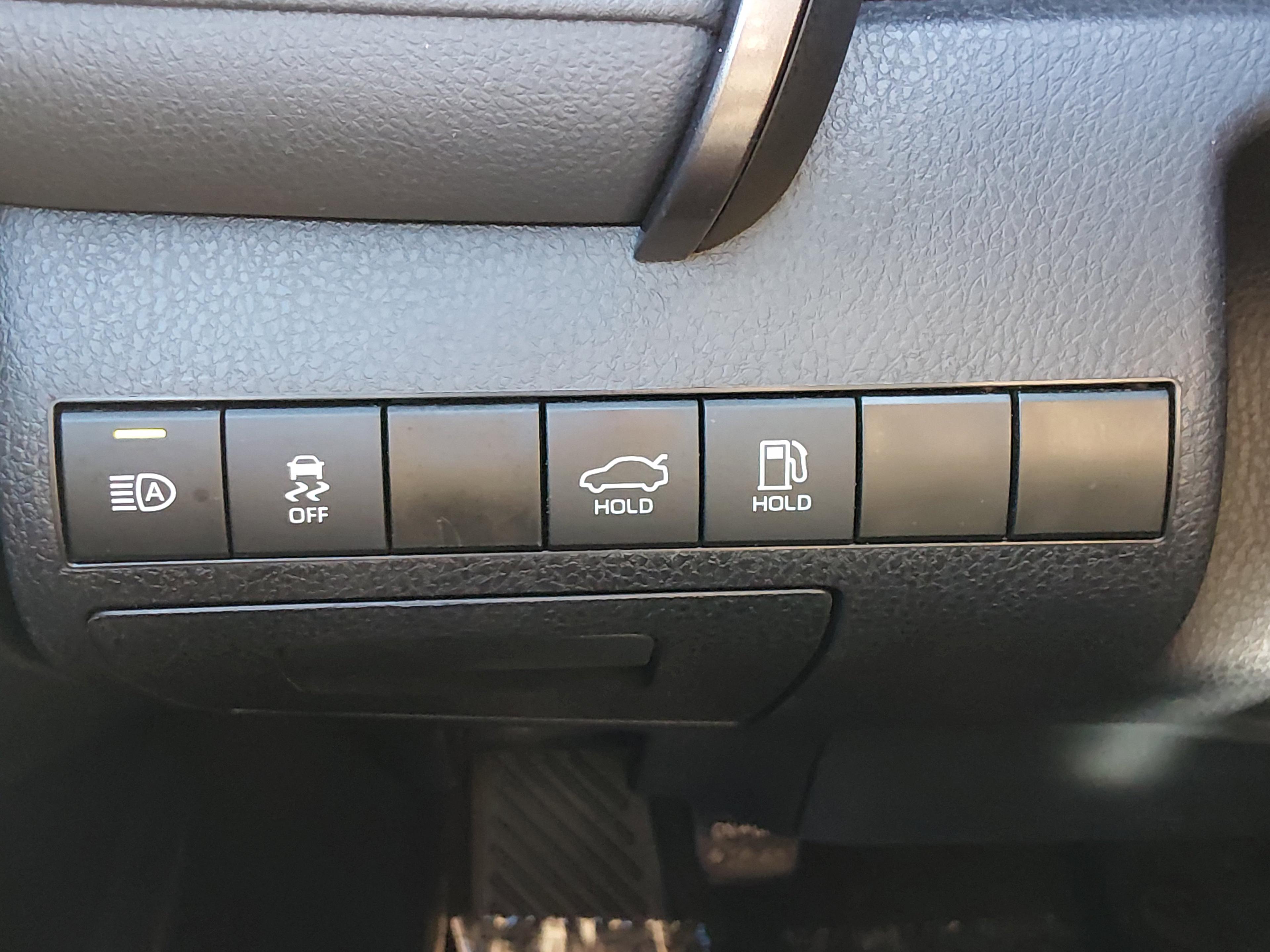 Toyota Camry Le Auto - Thumbnail 13