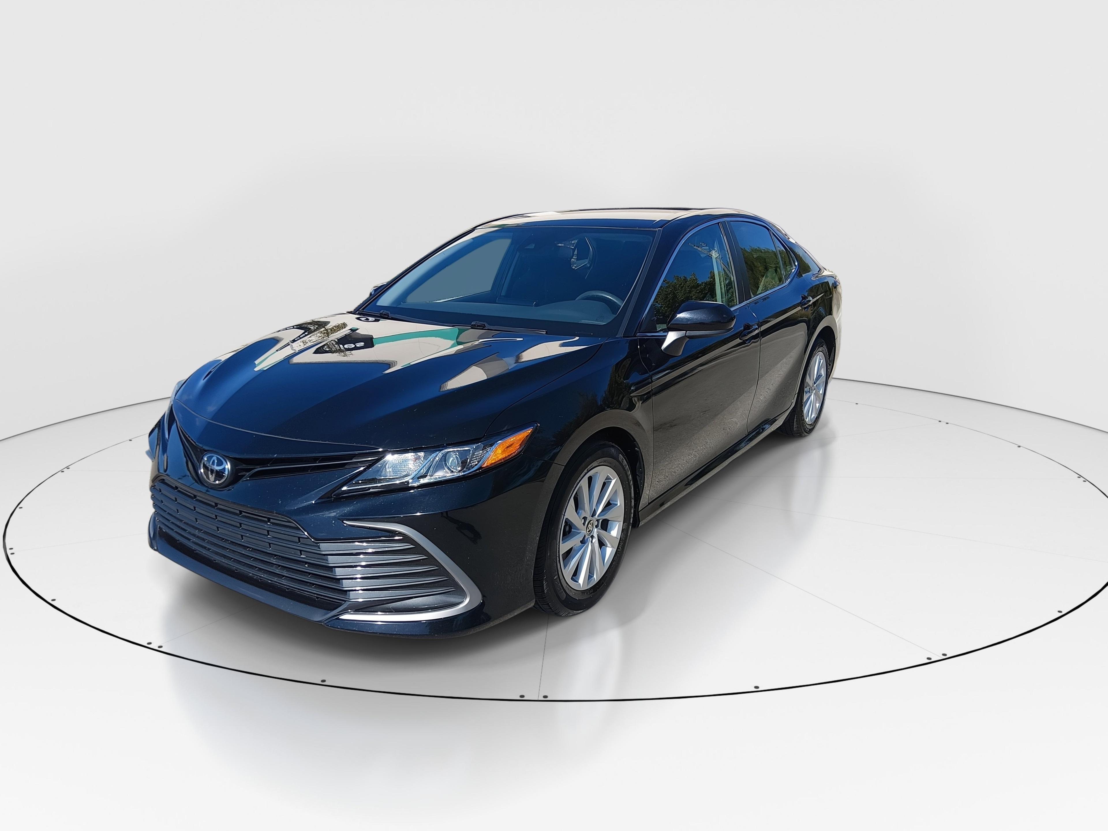 Toyota Camry Le Auto - Thumbnail 3