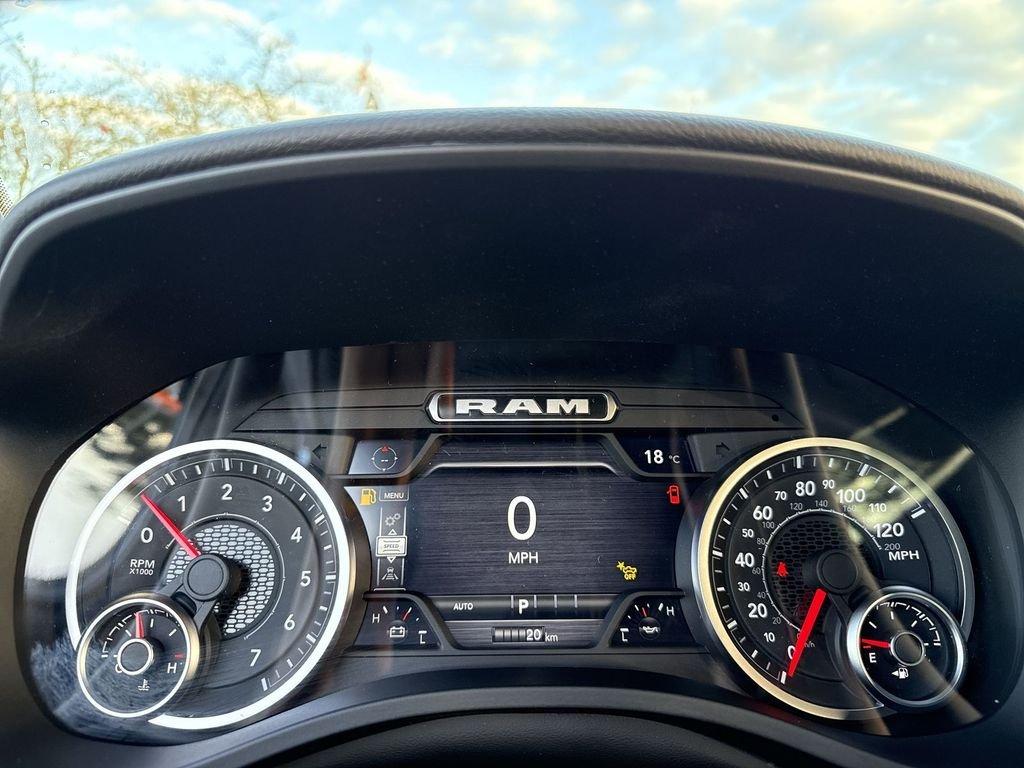 Ram 1500 Big Horn Crew Cab 4X4 5'7' Box - Thumbnail 18