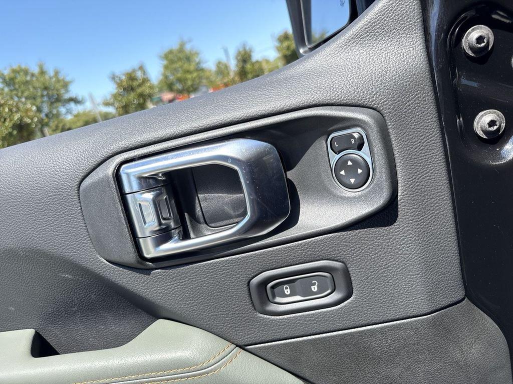 Jeep Gladiator Mojave 4X4 - Thumbnail 14