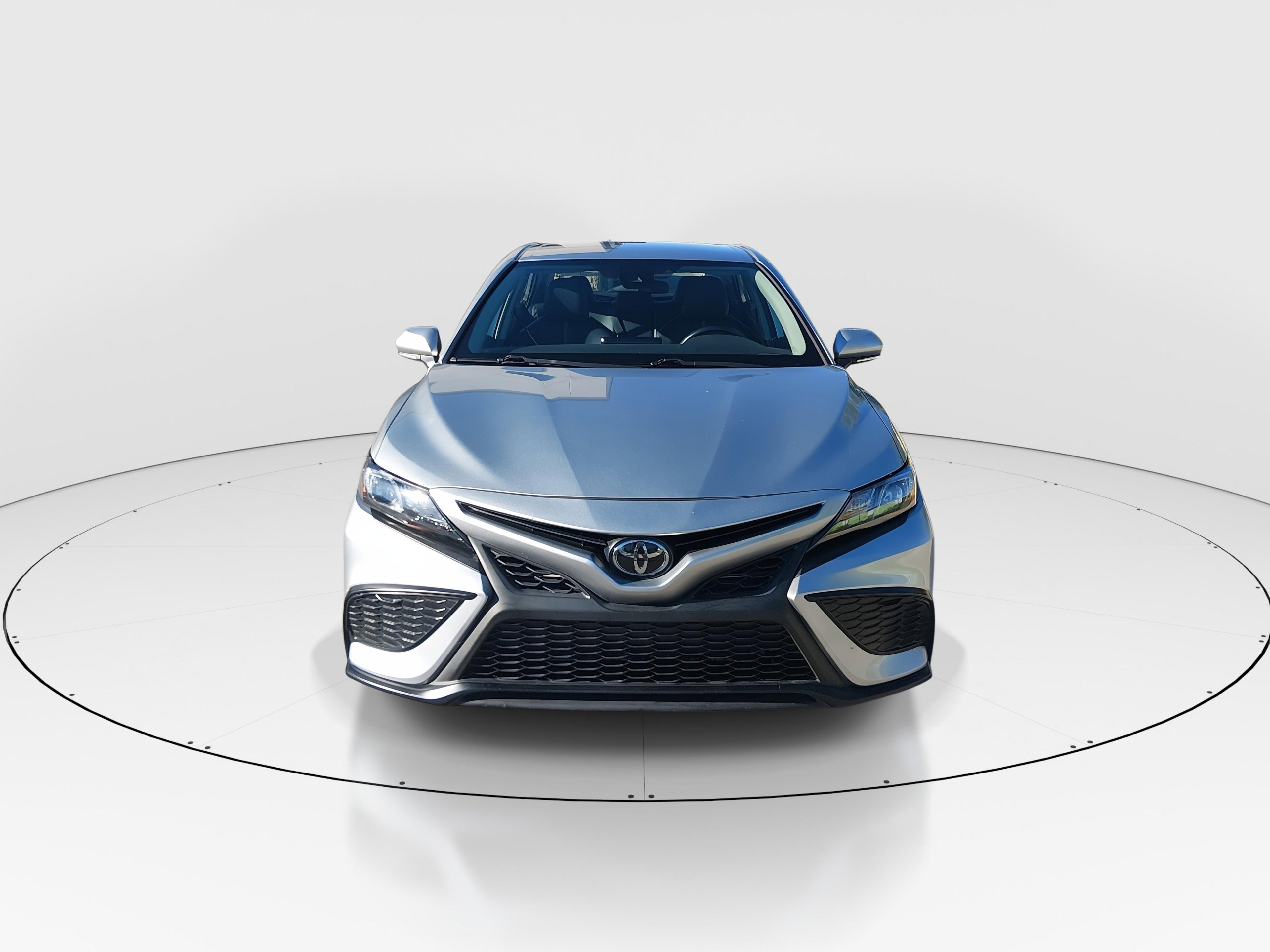 Toyota Camry Se Auto - Thumbnail 2