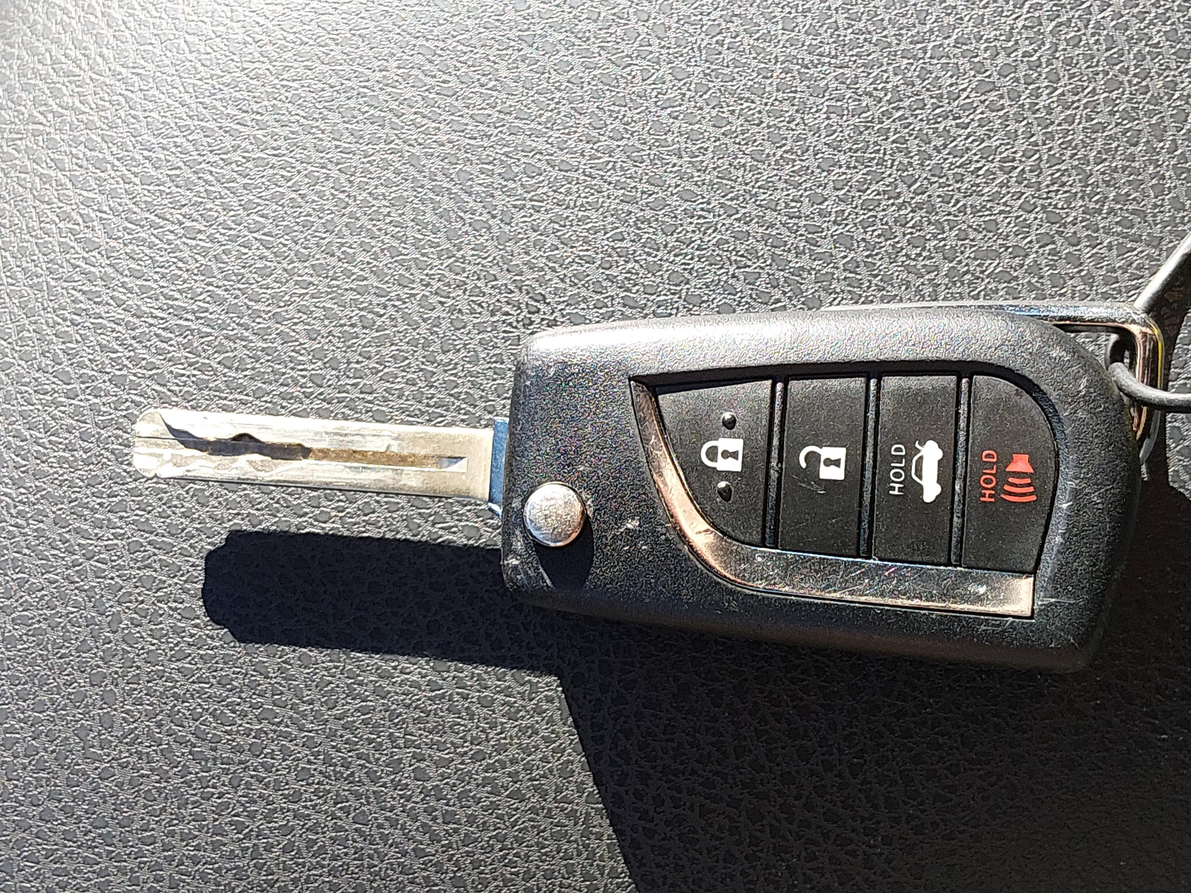 Toyota Camry Se Auto - Thumbnail 15