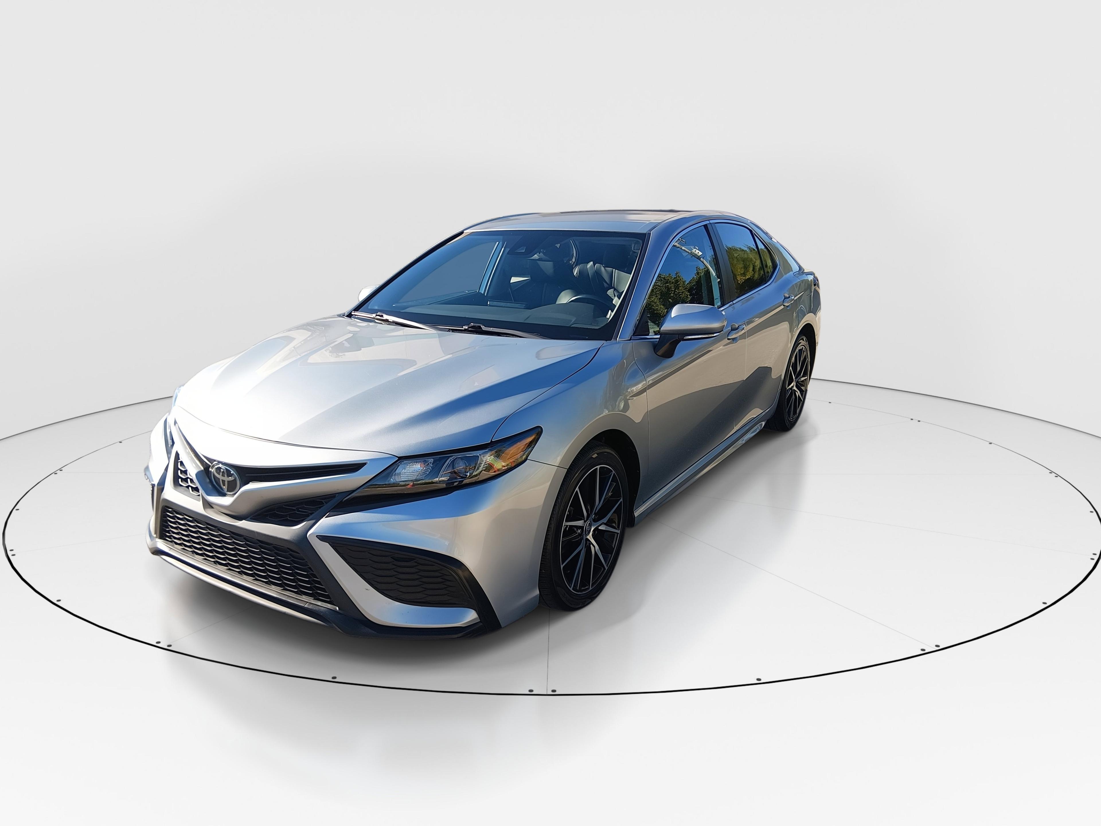 Toyota Camry Se Auto - Thumbnail 3