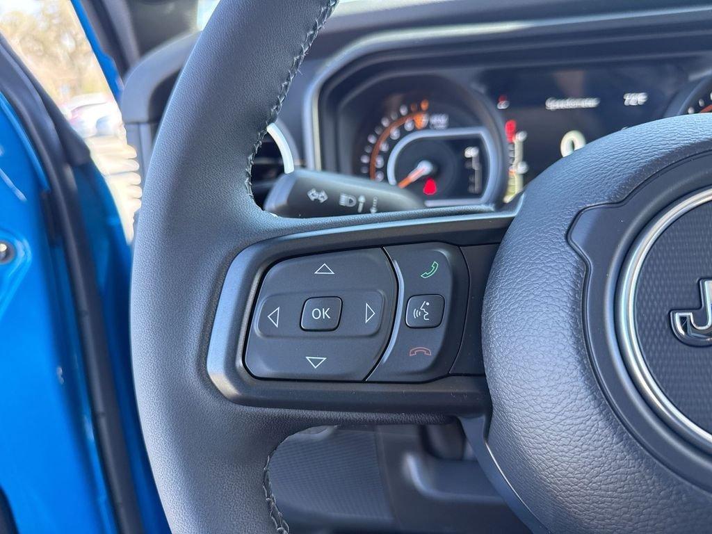 Jeep Gladiator Sahara 4X4 - Thumbnail 15