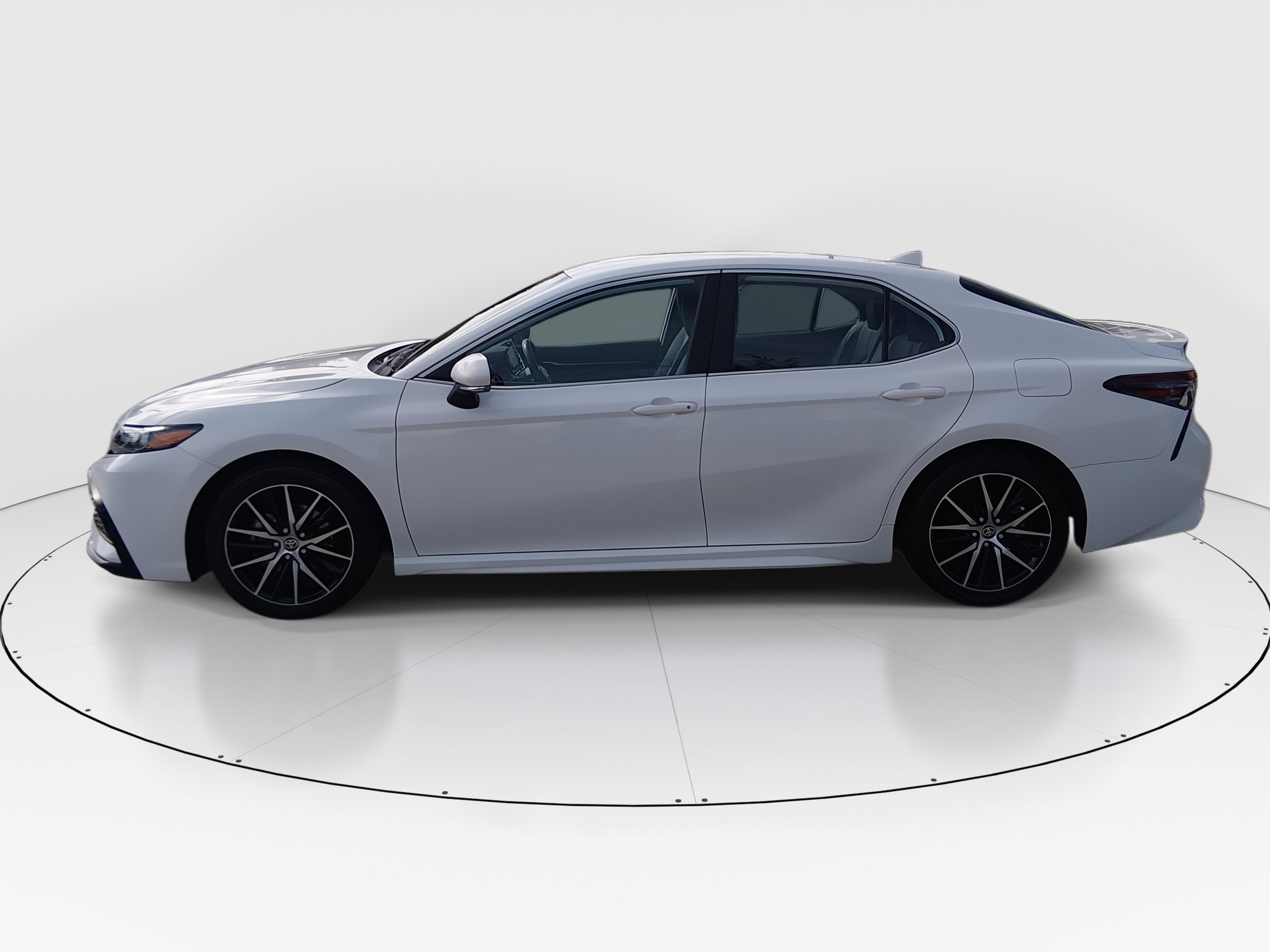 Toyota Camry Se Auto - Thumbnail 4