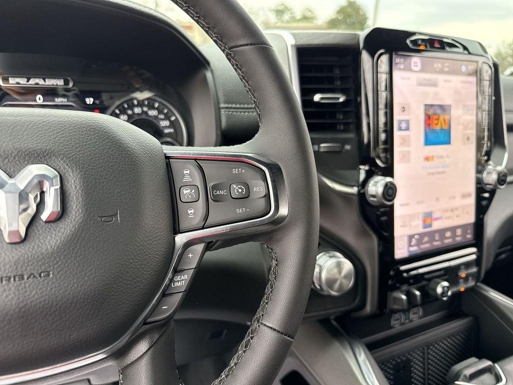 Ram 1500 Laramie Crew Cab 4X2 5'7' Box - Thumbnail 16