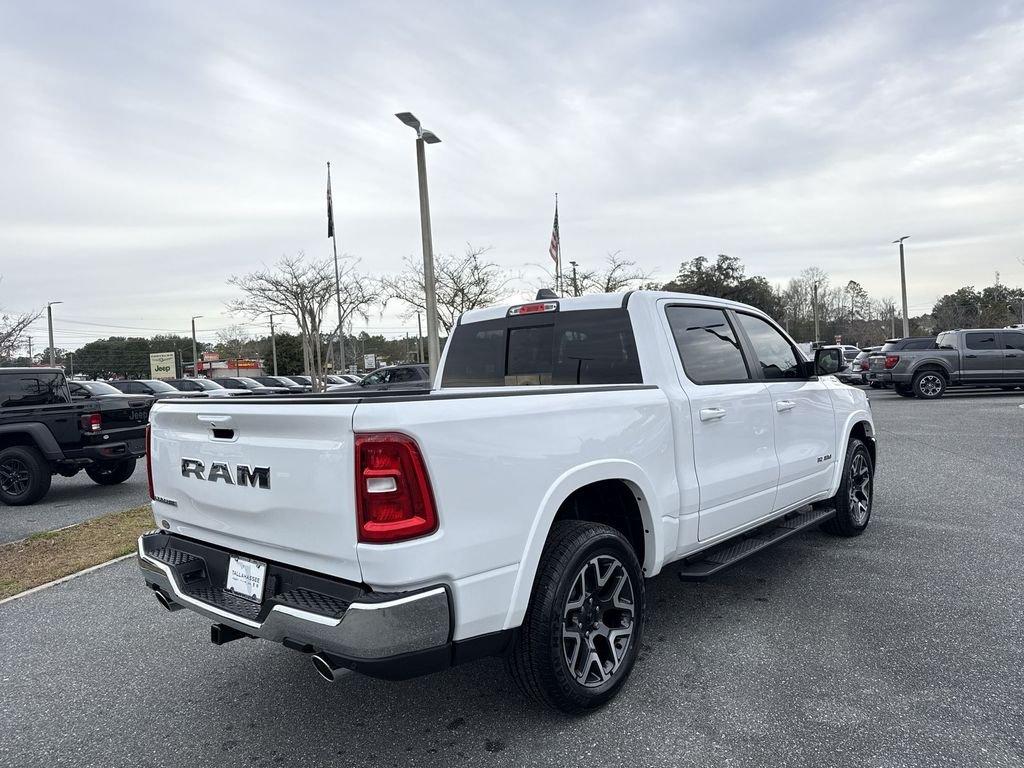 Ram 1500 Laramie Crew Cab 4X2 5'7' Box - Thumbnail 4