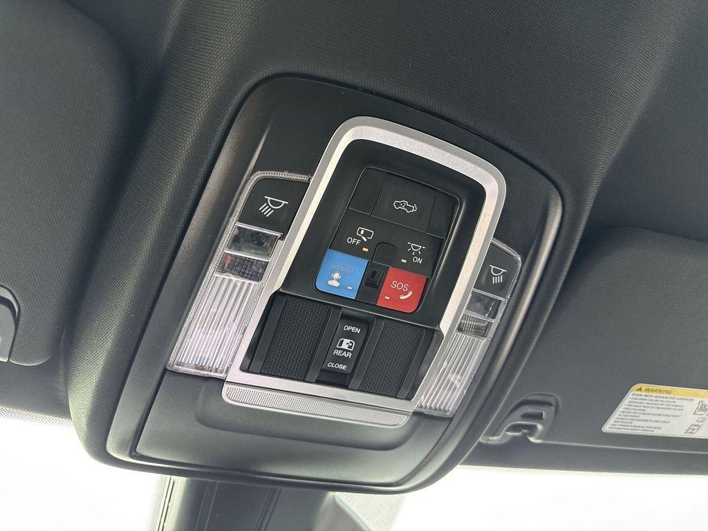 Ram 1500 Laramie Crew Cab 4X2 5'7' Box - Thumbnail 17