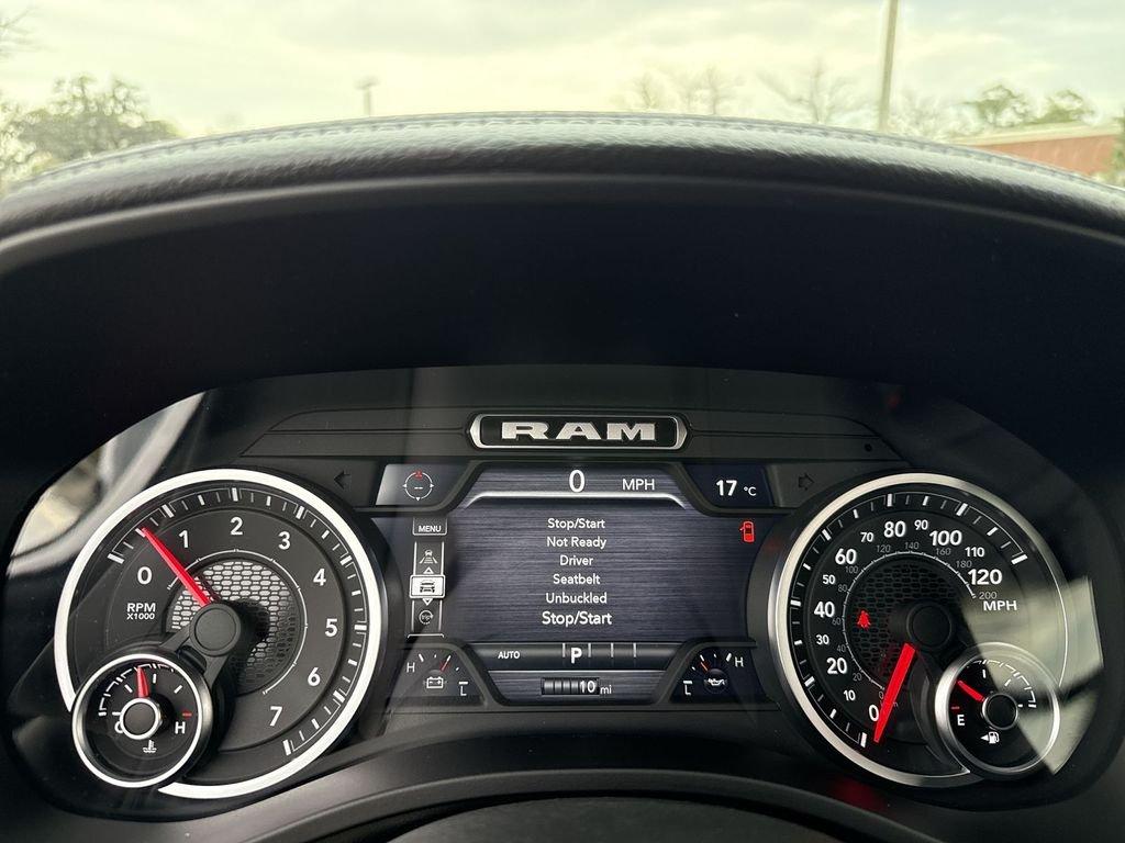 Ram 1500 Laramie Crew Cab 4X2 5'7' Box - Thumbnail 18