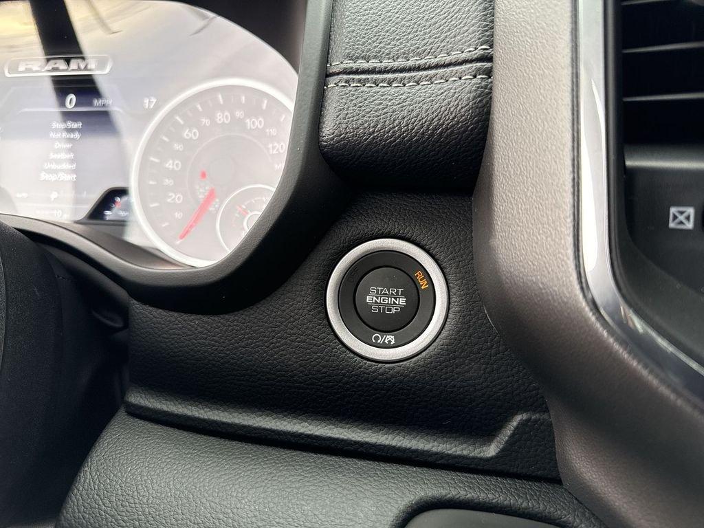 Ram 1500 Laramie Crew Cab 4X2 5'7' Box - Thumbnail 19