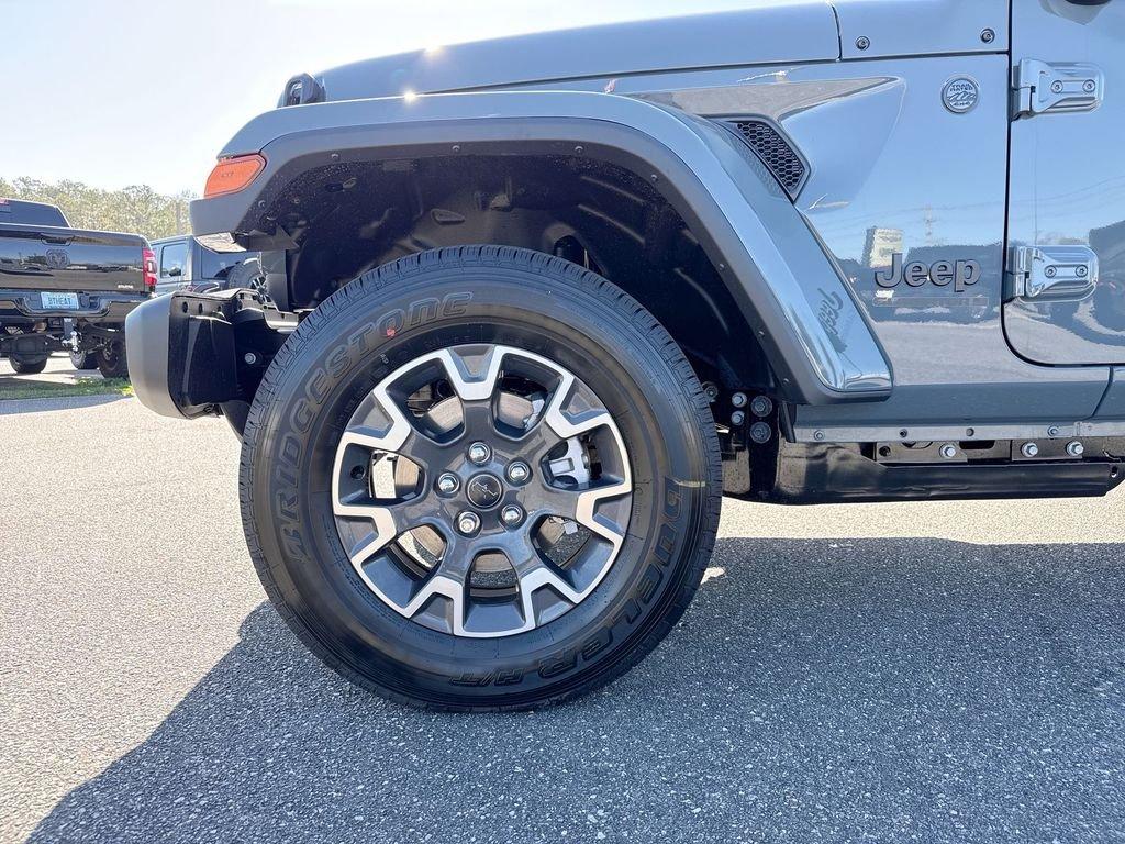 Jeep Gladiator Sahara 4X4 - Thumbnail 11