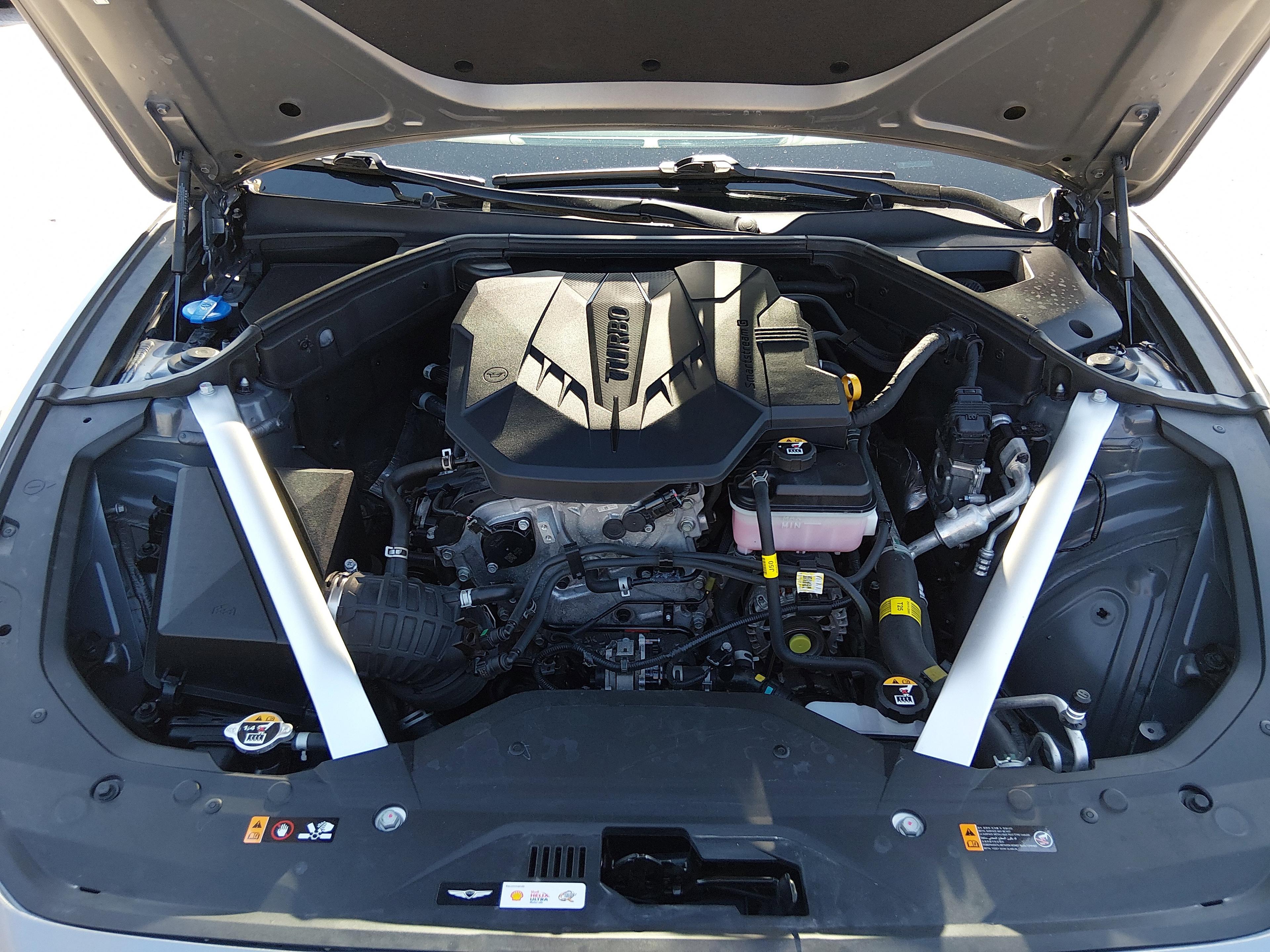 Genesis G70 2.5T Rwd - Thumbnail 9