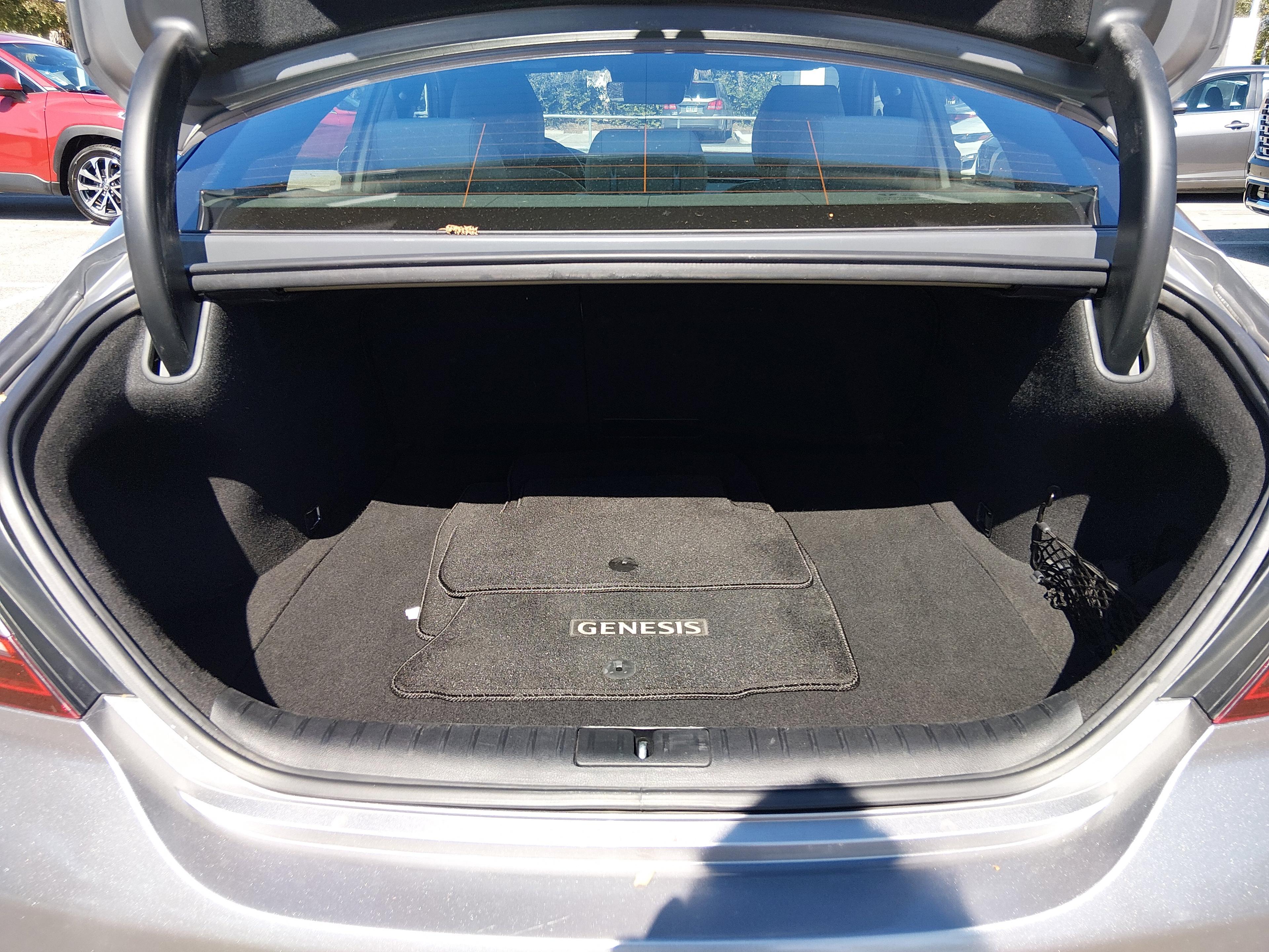 Genesis G70 2.5T Rwd - Thumbnail 11