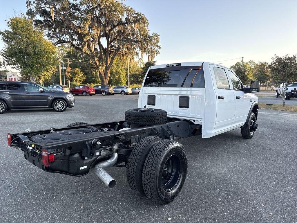 Ram 3500 Tradesman Crew Cab Chassis 4X4 60' Ca - Thumbnail 4