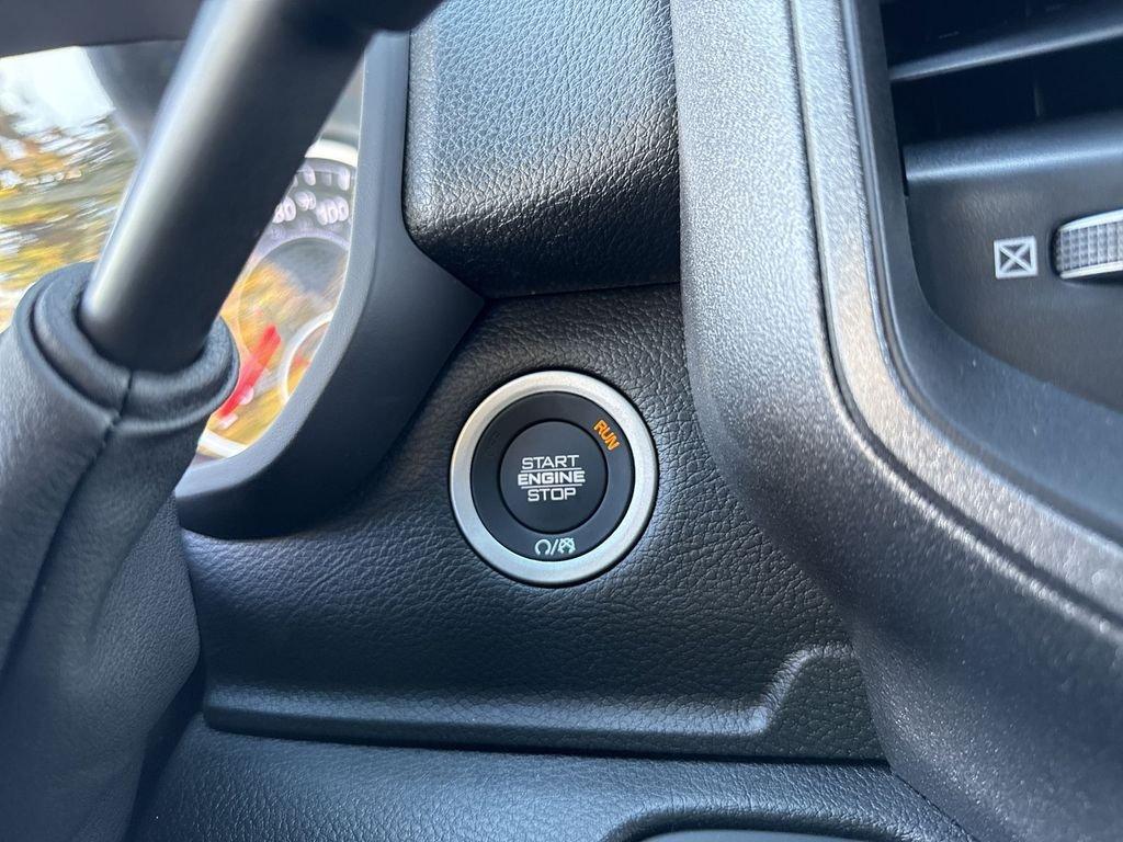 Ram 3500 Tradesman Crew Cab Chassis 4X4 60' Ca - Thumbnail 20