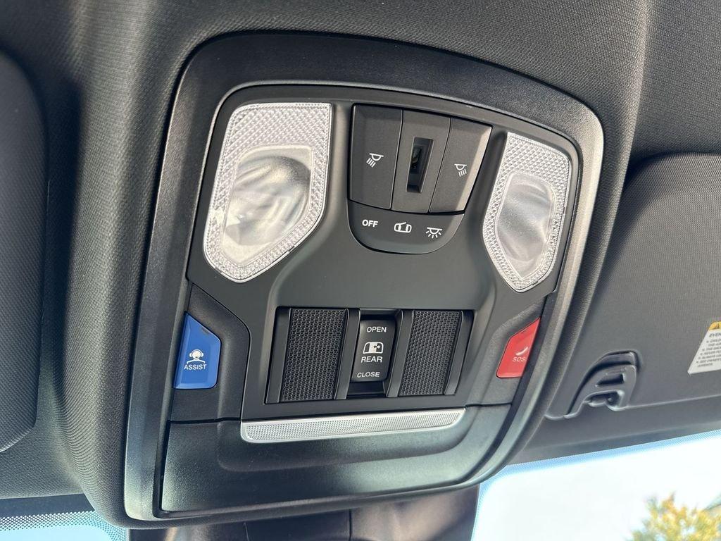 Ram 2500 Tradesman Crew Cab 4X4 6'4' Box - Thumbnail 15