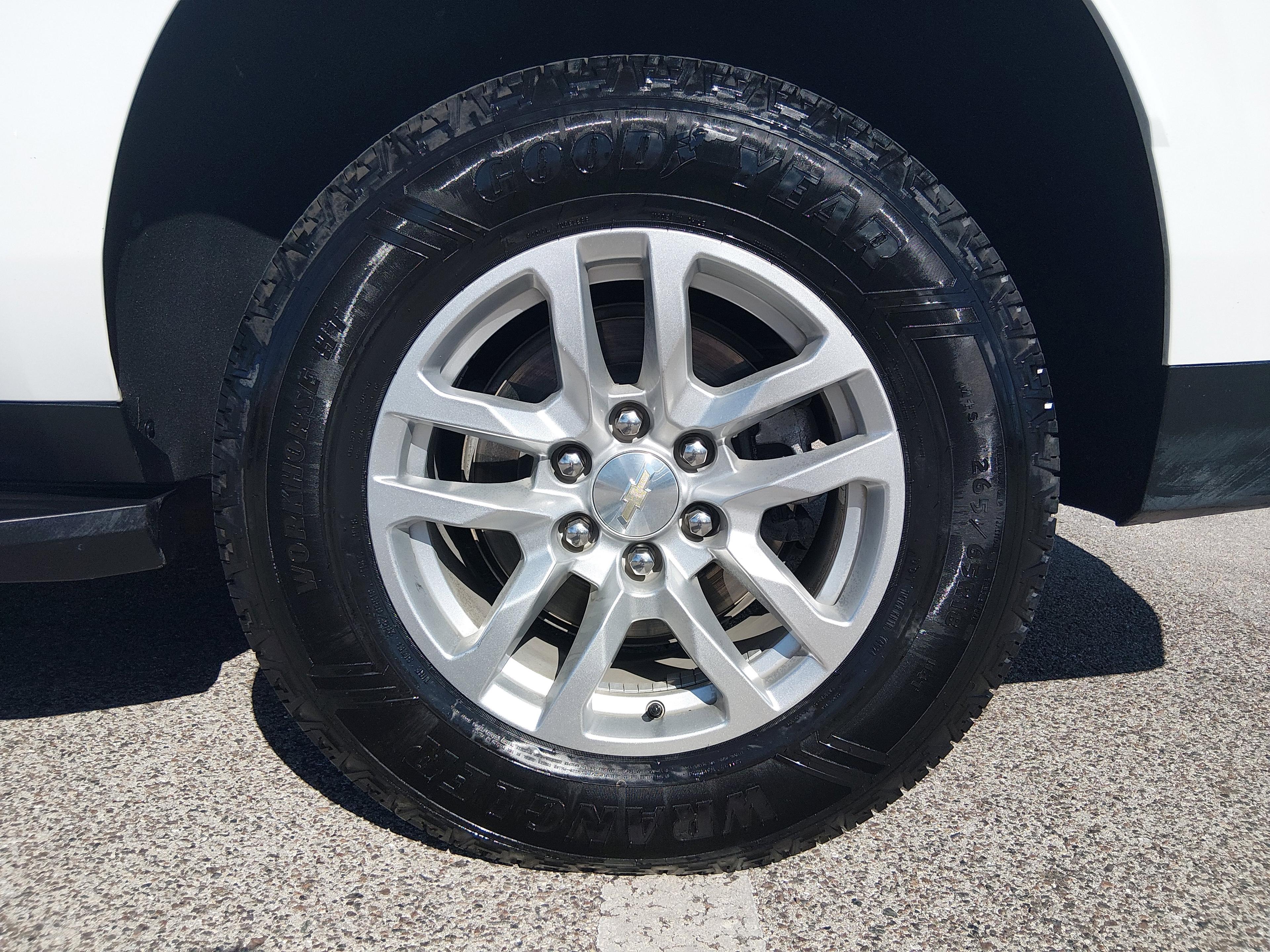 Chevrolet Suburban 2Wd 4Dr Lt - Thumbnail 10