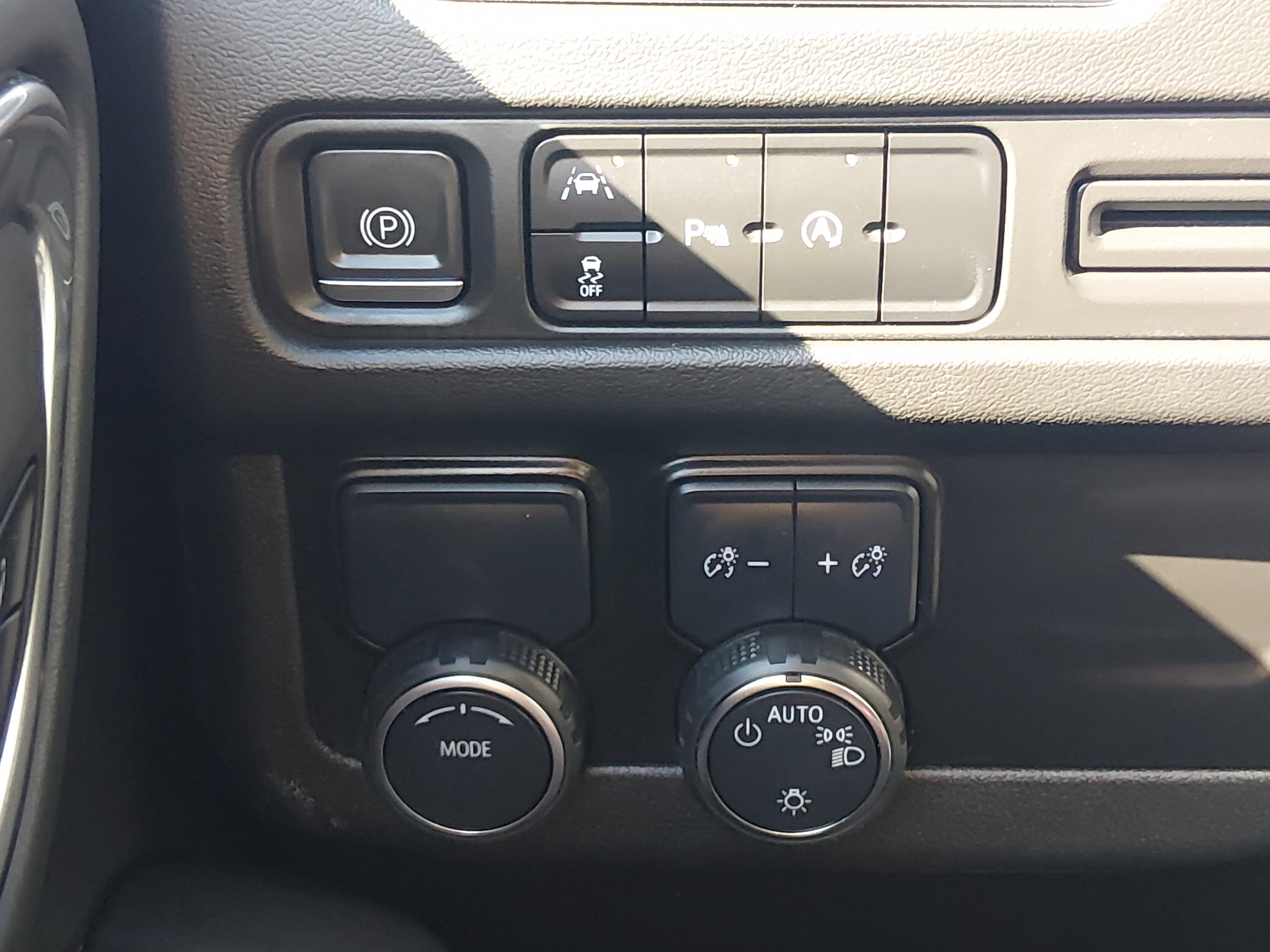 Chevrolet Suburban 2Wd 4Dr Lt - Thumbnail 13