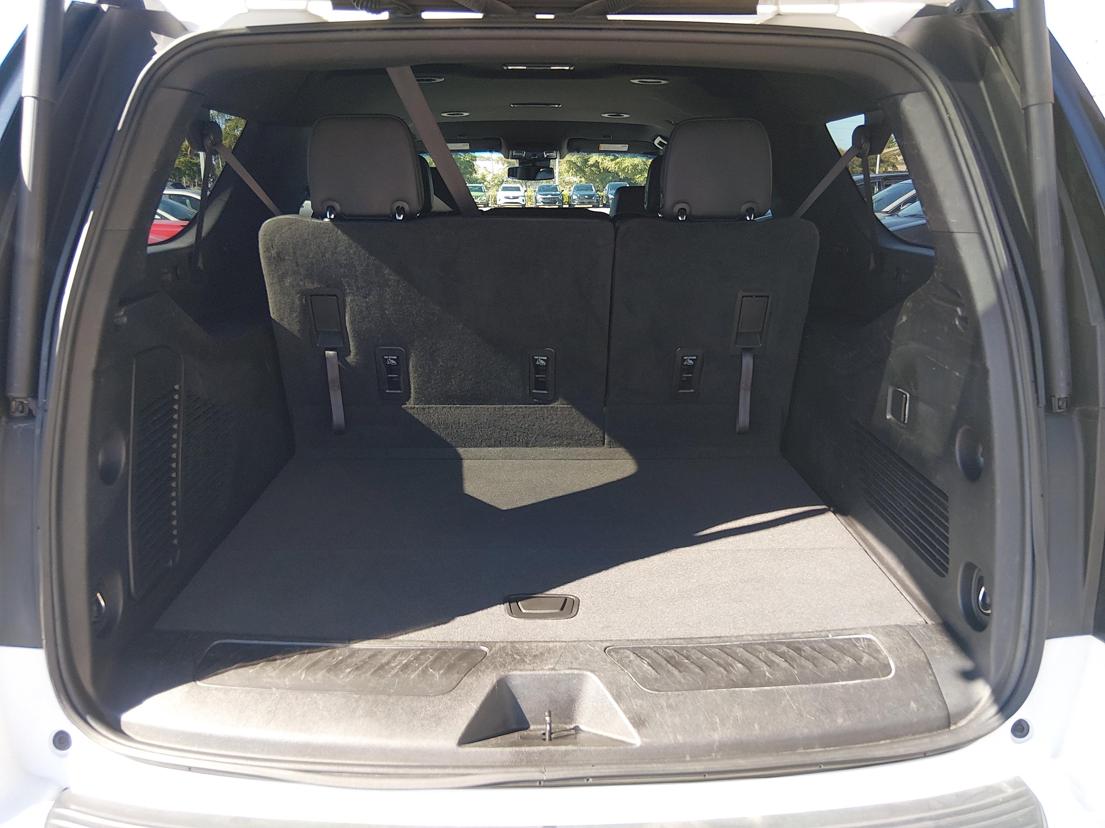 Chevrolet Suburban 2Wd 4Dr Lt - Thumbnail 11