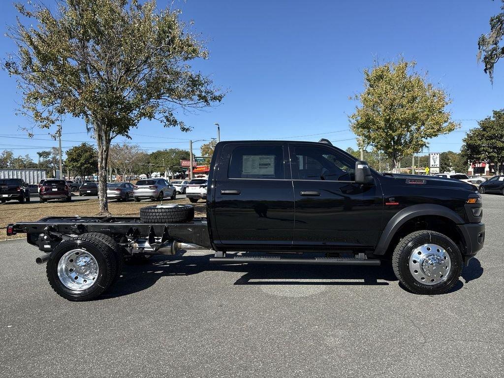 Ram 5500 Tradesman Chassis Crew Cab 4X4 60' Ca - Thumbnail 3