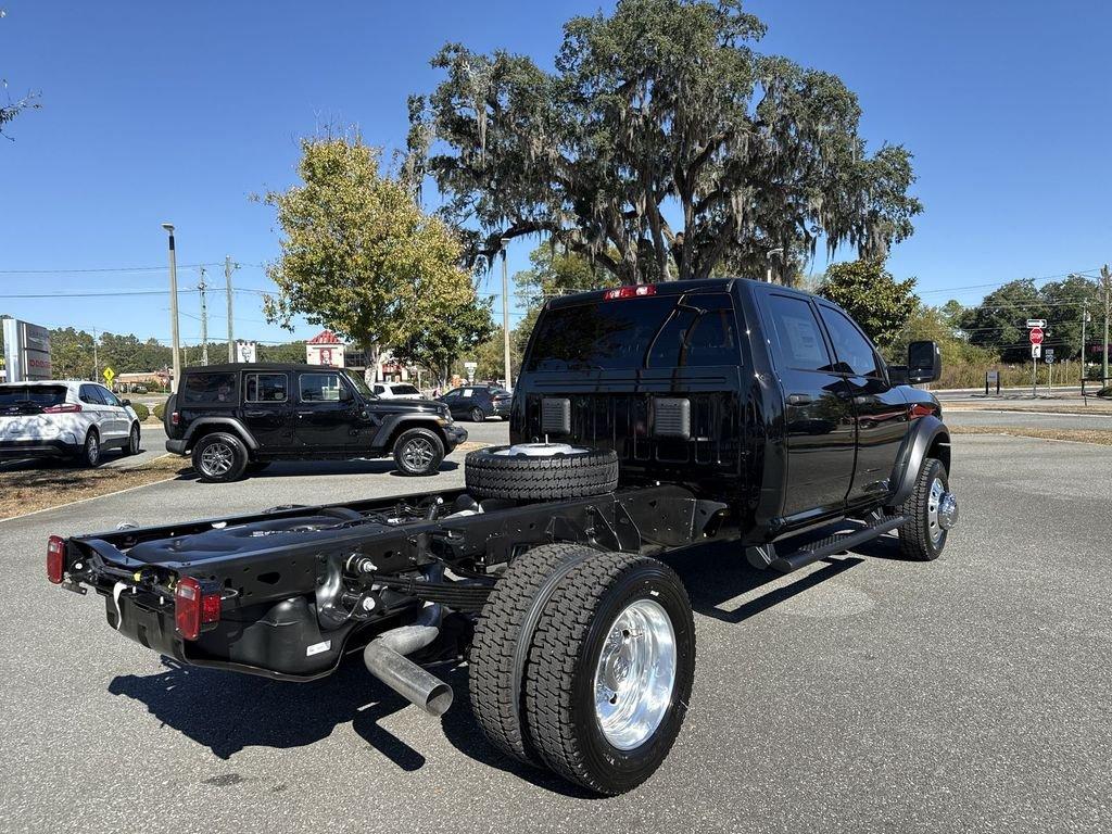 Ram 5500 Tradesman Chassis Crew Cab 4X4 60' Ca - Thumbnail 4