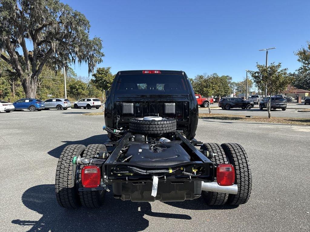 Ram 5500 Tradesman Chassis Crew Cab 4X4 60' Ca - Thumbnail 5